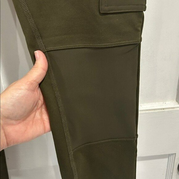 Alo Yoga High Waist Cargo Leggings in Dark Army Green - Size Medium - Picture 10 of 12